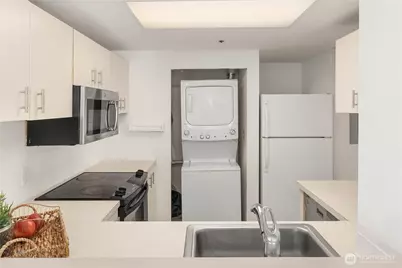 121 Vine Street #506, Seattle, WA 98121 - Photo 9