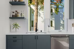 7335 21st Ave NE, Seattle, WA 98115 - Photo 5