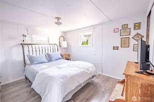 225 NE Ernst St, Oak Harbor, WA 98277 - Photo 9