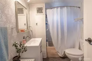 225 NE Ernst St, Oak Harbor, WA 98277 - Photo 11