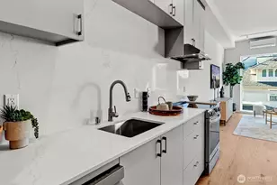 1227 E Roy St, Seattle, WA 98102 - Photo 17