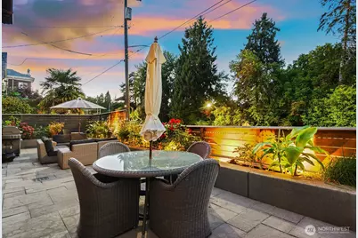 4915 Linden Avenue N, Seattle, WA 98103 - Photo 31