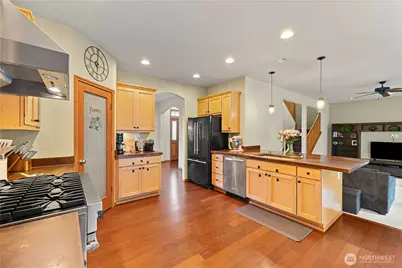 9301 53rd Avenue S, Seattle, WA 98118 - Photo 5