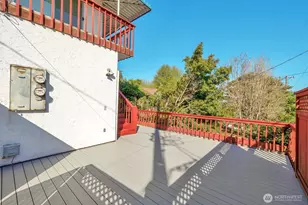 15500 Bothell Way NE, Lake Forest Park, WA 98155 - Photo 11