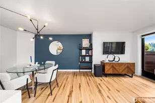 827 Hiawatha Pl S, Seattle, WA 98144 - Photo 3