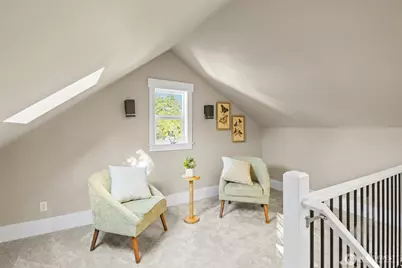 9547 Wallingford Avenue N, Seattle, WA 98103 - Photo 19