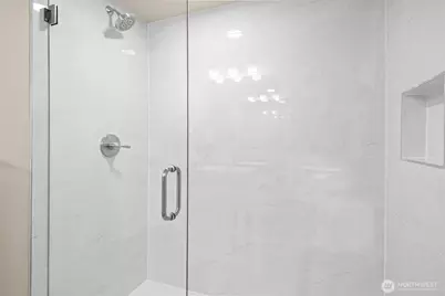 9547 Wallingford Avenue N, Seattle, WA 98103 - Photo 37