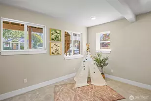 9547 Wallingford Ave N, Seattle, WA 98103 - Photo 33