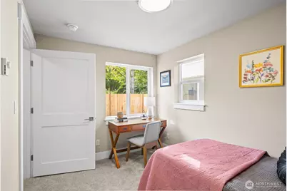 9547 Wallingford Avenue N, Seattle, WA 98103 - Photo 31