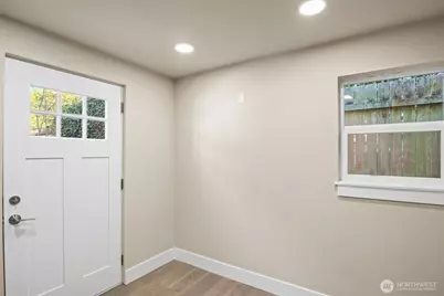 9547 Wallingford Avenue N, Seattle, WA 98103 - Photo 25