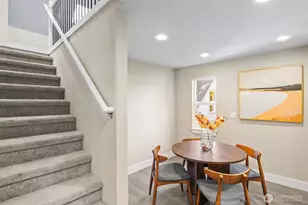 9547 Wallingford Ave N, Seattle, WA 98103 - Photo 17