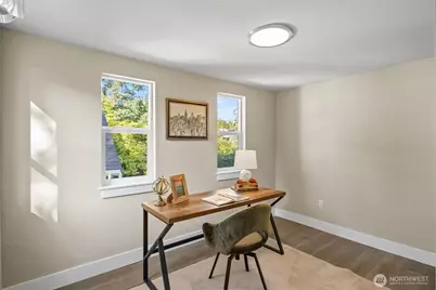 9547 Wallingford Avenue N, Seattle, WA 98103 - Photo 13