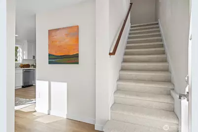 9545 Wallingford Avenue N, Seattle, WA 98103 - Photo 5