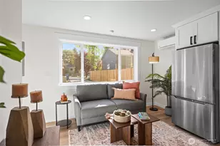 9545 Wallingford Ave N, Seattle, WA 98103 - Photo 7