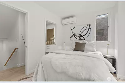 716 11th Avenue E #A, Seattle, WA 98102 - Photo 13