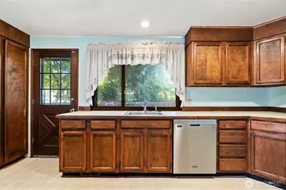 2215 S 216th Street, Des Moines, WA 98198 - Photo 21