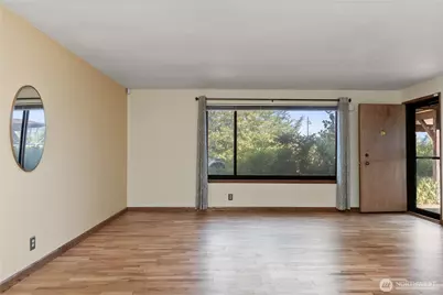 2215 S 216th Street, Des Moines, WA 98198 - Photo 9