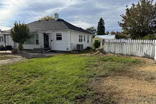 317 Ash St S, Omak, WA 98841 - Photo 3