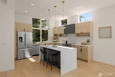 7335 & 7335B 21st Avenue NE, Seattle, WA 98115 - Photo 7