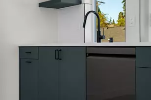 7335 & 7335B 21st Ave NE, Seattle, WA 98115 - Photo 31