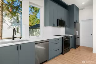 7335 & 7335B 21st Ave NE, Seattle, WA 98115 - Photo 29