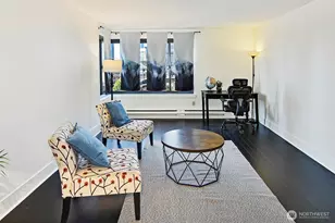 1105 Spring St, Seattle, WA 98104 - Photo 5