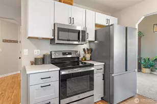 18402 109th St Ct E, Bonney Lake, WA 98391 - Photo 9