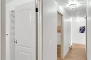 10218 NE 16th St, Bellevue, WA 98004 - Photo 15