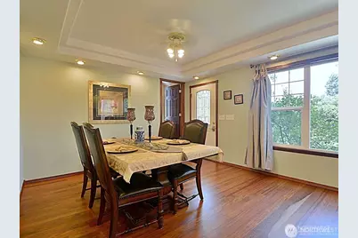 7842 Lake City Way NE, Seattle, WA 98115 - Photo 9