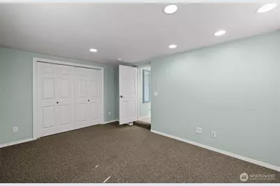 7842 Lake City Way NE, Seattle, WA 98115 - Photo 33