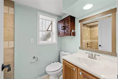 7842 Lake City Way NE, Seattle, WA 98115 - Photo 25