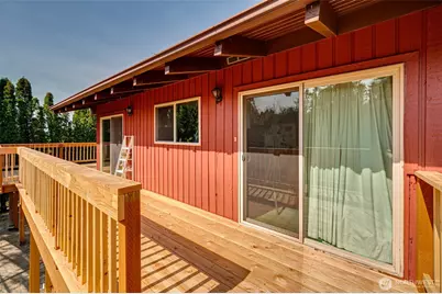 1415 Cloverdale Road, Kalama, WA 98625 - Photo 11