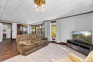 618 W Maple St, Centralia, WA 98531 - Photo 5