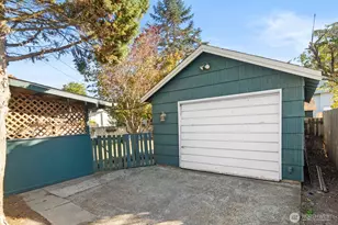 618 W Maple St, Centralia, WA 98531 - Photo 27