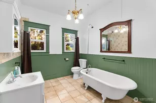 618 W Maple St, Centralia, WA 98531 - Photo 17