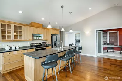 8124 Comox Rd, Blaine, WA 98230 - Photo 9