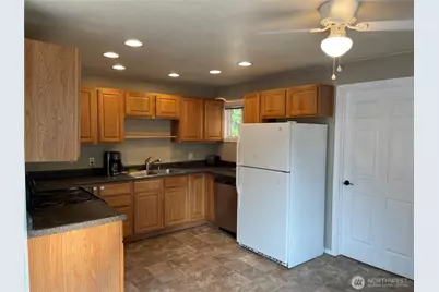 1104 Walnut Street, Bremerton, WA 98310 - Photo 11