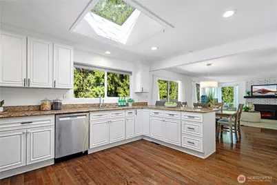 17808 NE 12th Street, Bellevue, WA 98008 - Photo 9