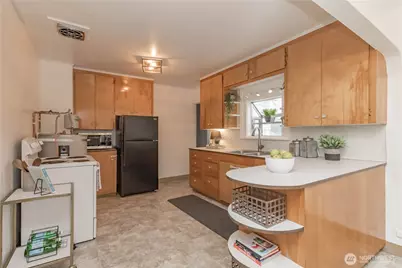 502 E 84th St, Tacoma, WA 98445 - Photo 17