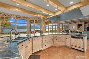 3829 E Lake Sammamish Shore Ln SE, Sammamish, WA 98075 - Photo 9