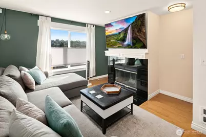 3224 21st Avenue W #B, Seattle, WA 98199 - Photo 3