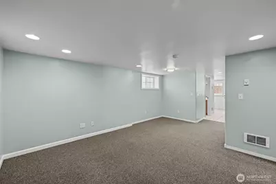 7842 Lake City Way NE, Seattle, WA 98115 - Photo 29