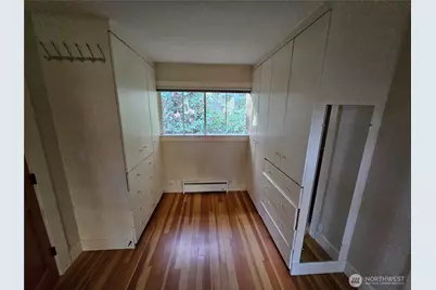 9380 Ferncliff Avenue NE, Bainbridge Island, WA 98110 - Photo 13