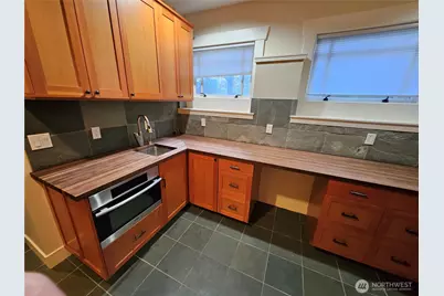 9380 Ferncliff Avenue NE, Bainbridge Island, WA 98110 - Photo 19