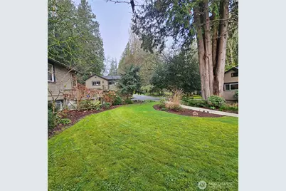 9380 Ferncliff Avenue NE, Bainbridge Island, WA 98110 - Photo 1