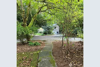 9380 Ferncliff Avenue NE, Bainbridge Island, WA 98110 - Photo 21