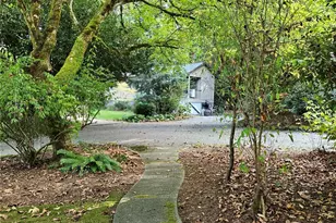 9380 Ferncliff Ave NE, Bainbridge Island, WA 98110 - Photo 21