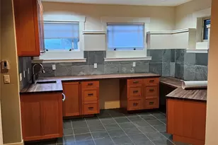 9380 Ferncliff Ave NE, Bainbridge Island, WA 98110 - Photo 17