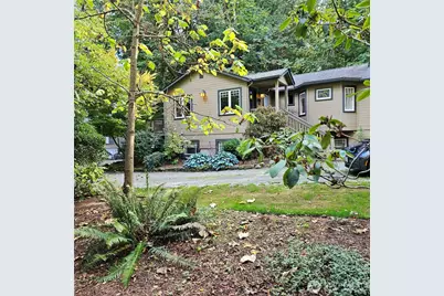 9380 Ferncliff Avenue NE, Bainbridge Island, WA 98110 - Photo 3