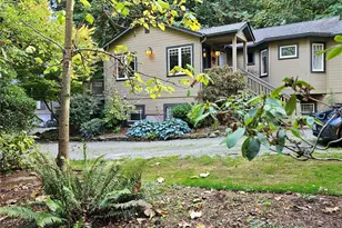 9380 Ferncliff Ave NE, Bainbridge Island, WA 98110 - Photo 3